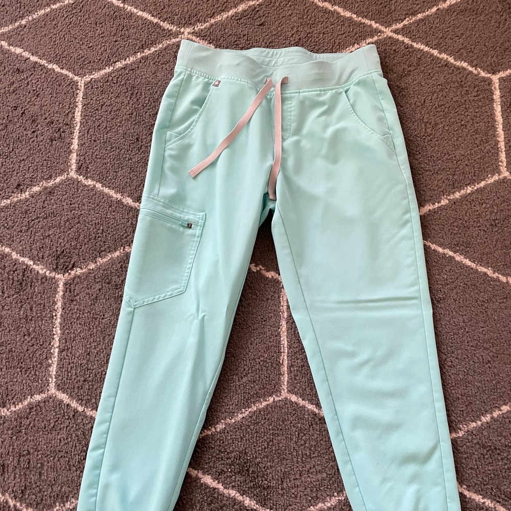 Figs Core Scrub Top and Jogger